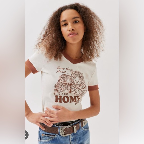 Urban outfitters only tried on once baby tee - Picture 1 of 4